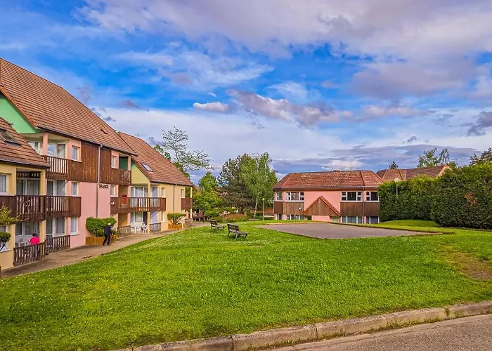 ホリデーパーク Vvf Plaine D'alsace Strasbourg オベルネ